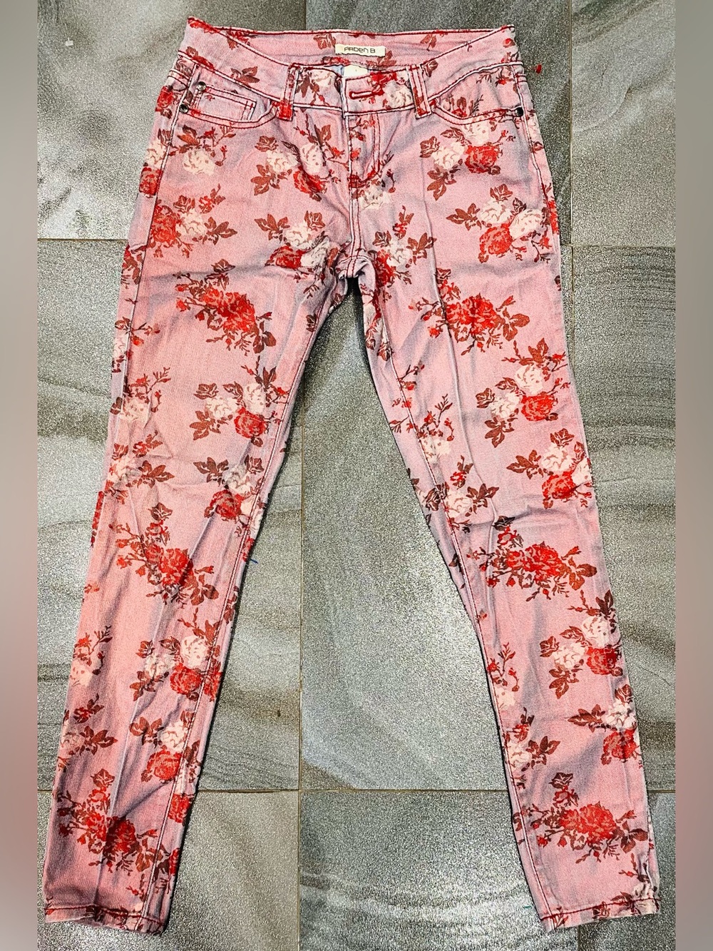 Vintage Women’s Arden B red and pink metallic sheen Y2K 90’s jeans size 8